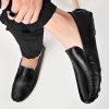 Men's fashion casual bean shoes trend with a slip-on loafers loafers men's fashion shoes